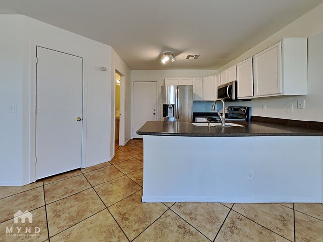 Building Photo - 24091 N High Dunes Dr