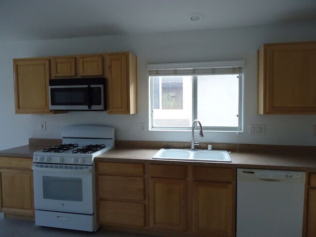 Building Photo - Beautiful one story house at Southwest Mountains Edge community