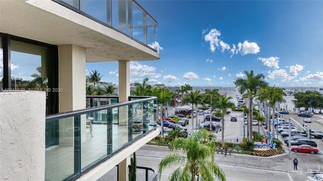 Foto del edificio - 2575 S Bayshore Dr
