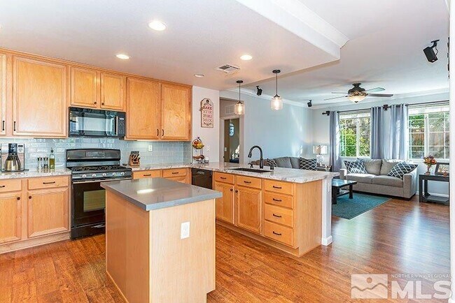 Building Photo - 7070 Verite Dr