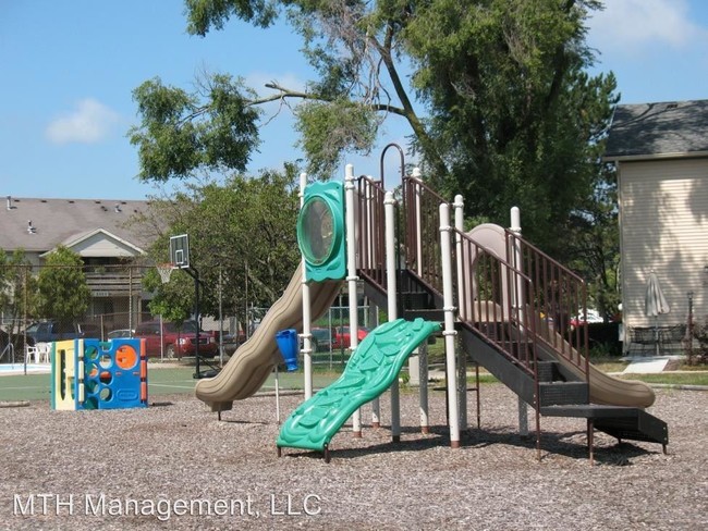 Building Photo - 2721 Pine Trace Dr