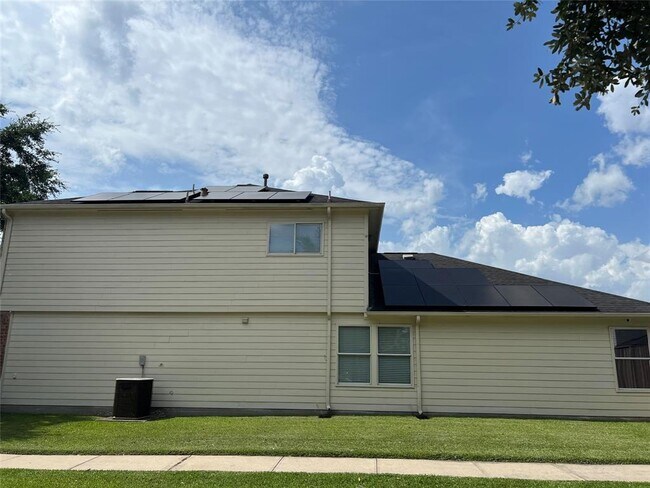 Building Photo - 10415 Collin Park