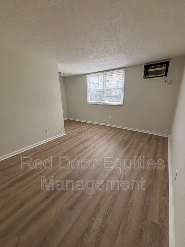 Foto del edificio - 709 W 6th Ave