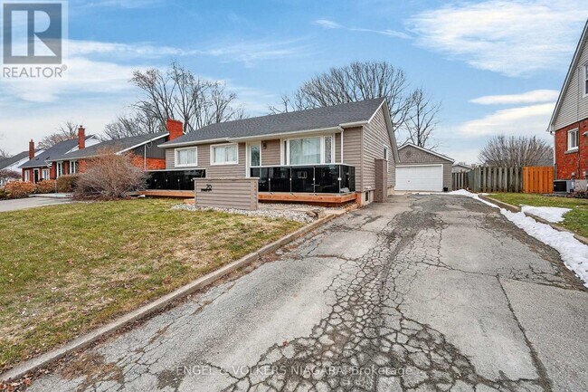 Building Photo - 70 Stewart St