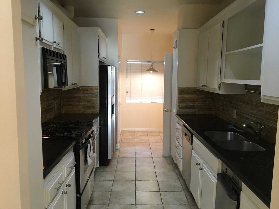 Kitchen - 1882 Pandora Ave