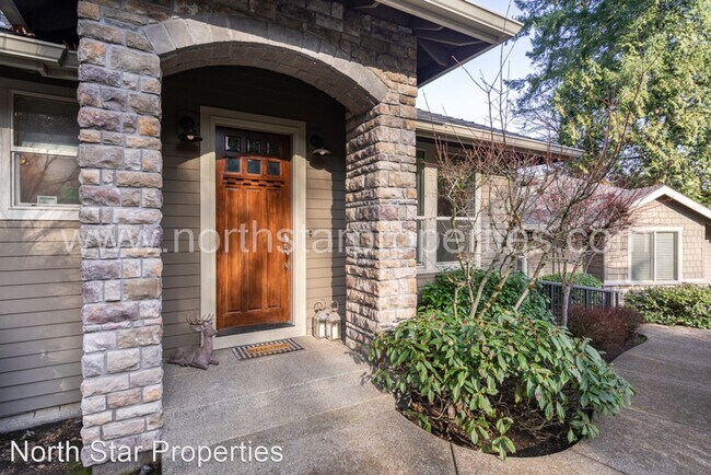 Foto del edificio - 5 br, 2.5 bath House - 2021 Tompkins St