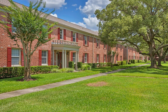 Building Photo - Carlton Arms of Winter Park