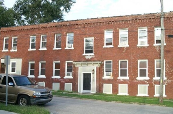 Building Photo - 2409 S Mill St