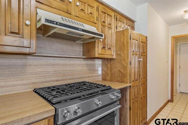 Foto del edificio - 14885 Willowwood Dr