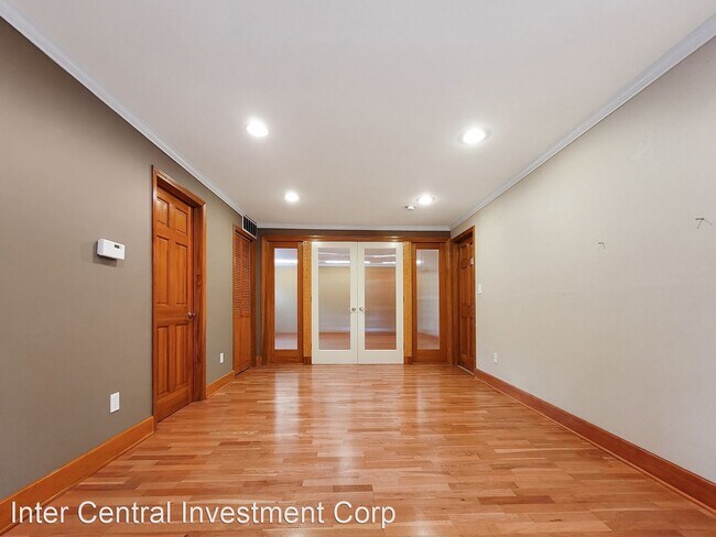 Building Photo - 6 br, 4.5 bath House - 4622 189th Place SE