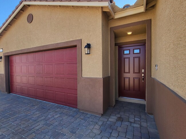 Building Photo - RIVERSTONE CELEBRATE HOMES - Hawk Ave.