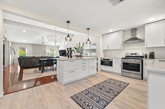 Building Photo - 7806 Lowdes Dr
