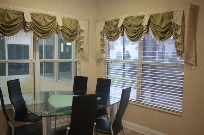 Foto del edificio - 6935 Brescia Way