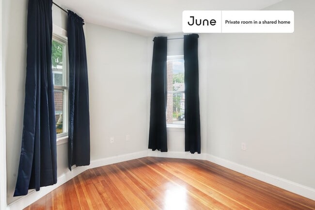 Building Photo - Room in Shared 4 bed/2 bath home