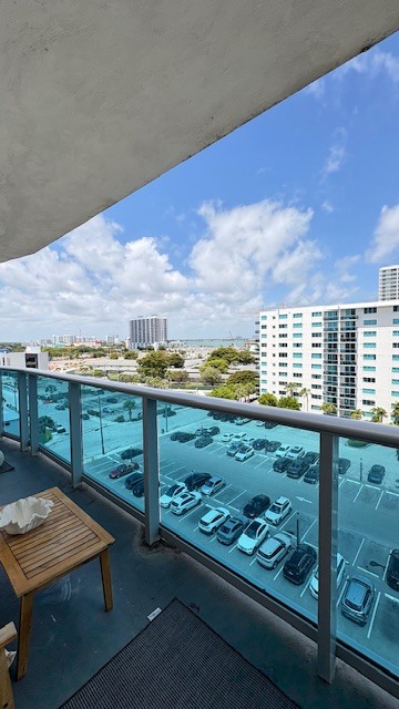 Foto del edificio - 7501 E Treasure Dr