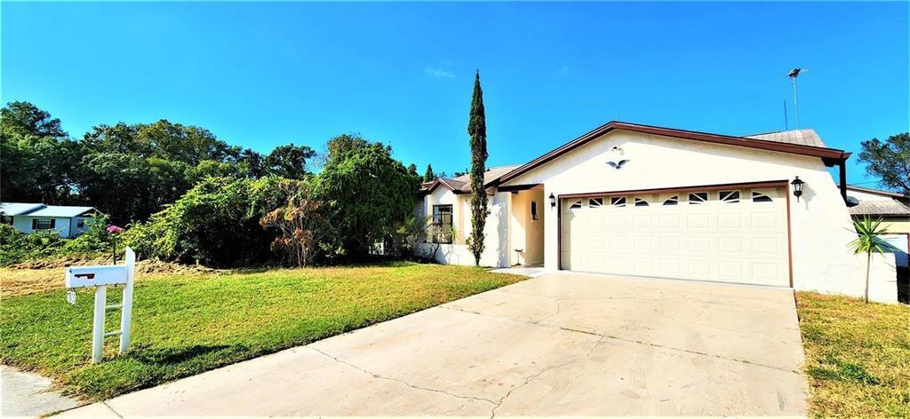 Primary Photo - 7805 Foxwood Dr