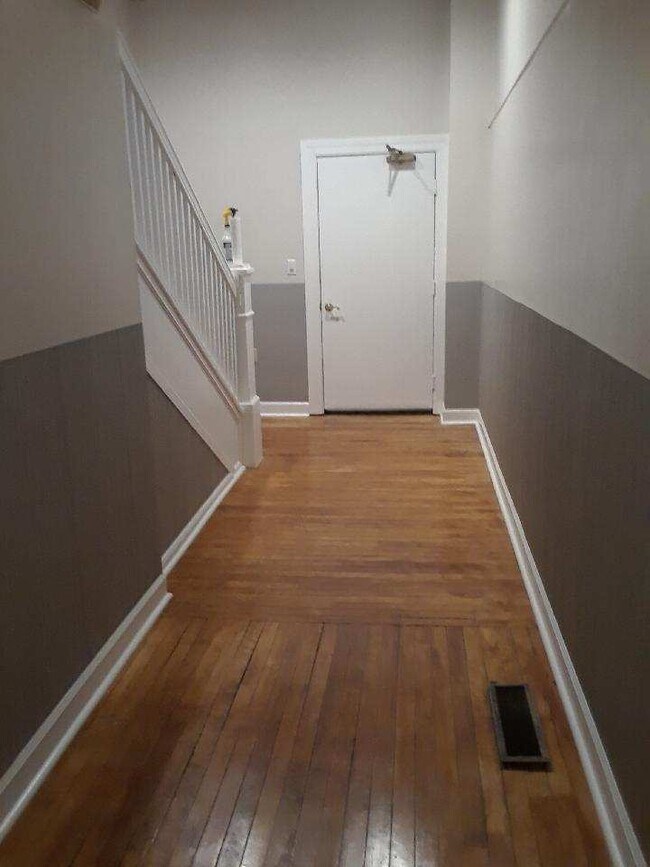 Foto del edificio - 5 S Center St