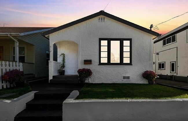 Building Photo - 518 Cortes St