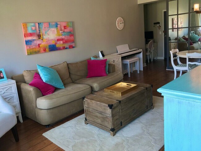 Building Photo - Great Junior 1 Bedroom In DuPont Circle