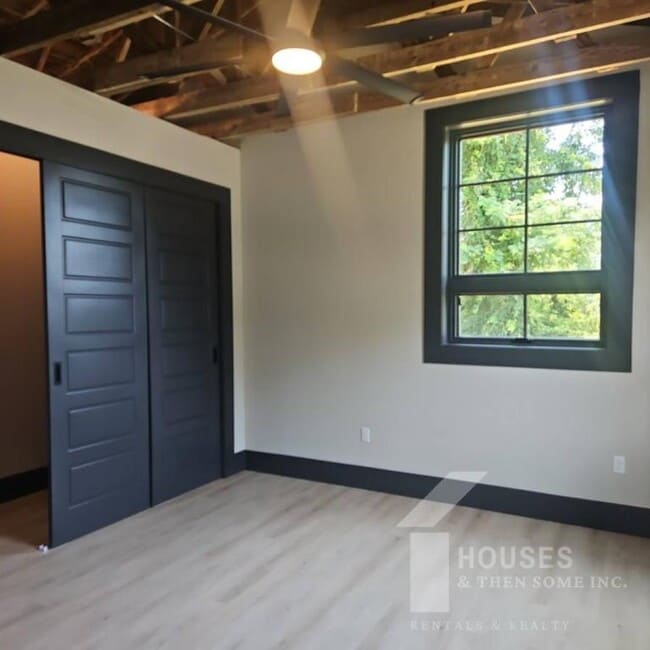 Building Photo - 8 Dargan St