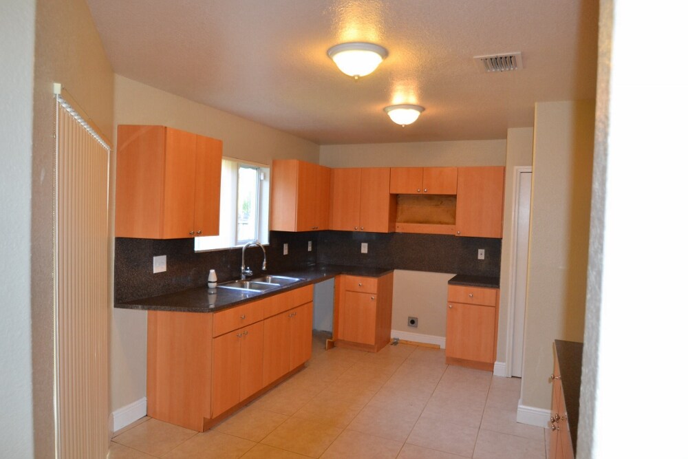 Foto del edificio - 4390 SW 159th Ave