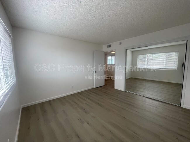 Building Photo - 260 Lighthouse Ave