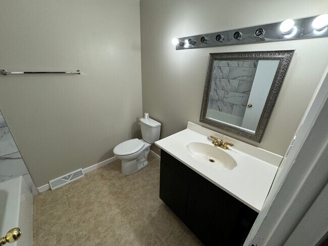 Foto del edificio - Spacious Ranch Style Home in Aurora