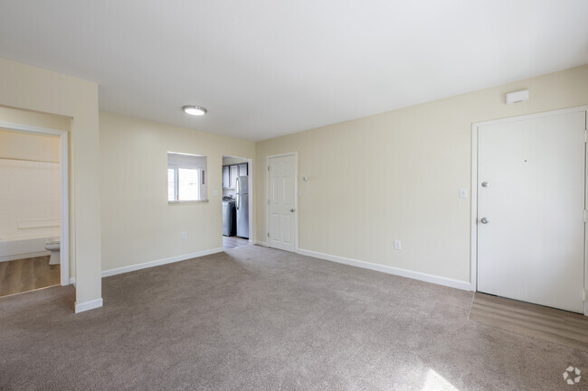 2 Bedroom - Newport Landings Apartment Community