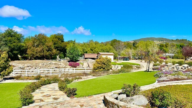 Building Photo - Stunning Custom Single-Story Home in Beaut...