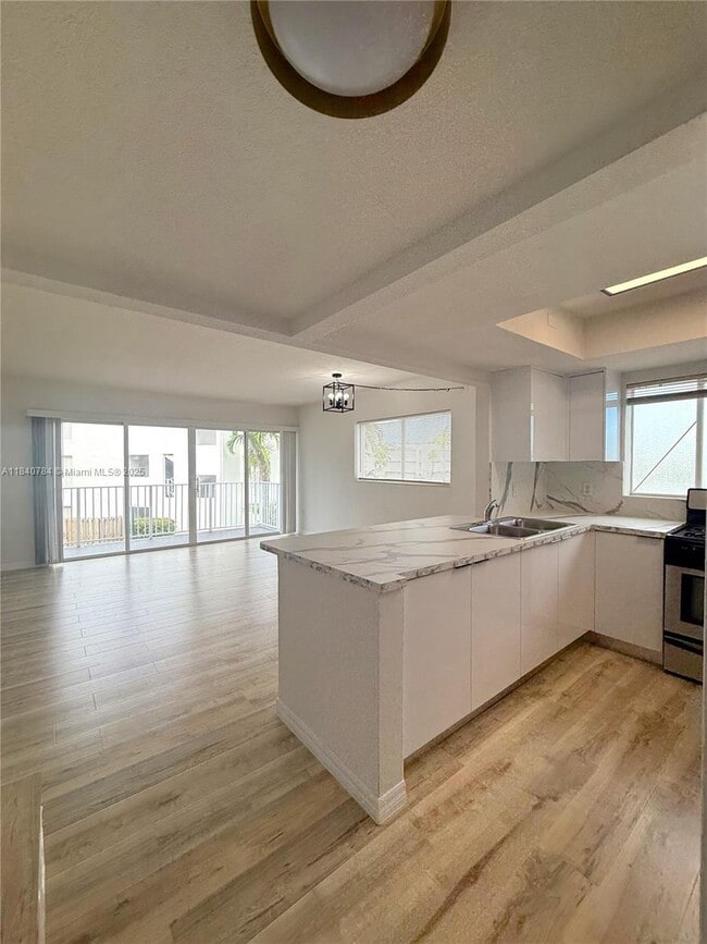 Building Photo - 7737 SW 88th St