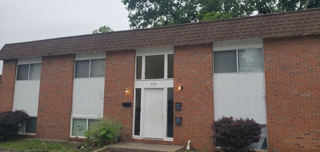 Foto del edificio - 924 W Texas Ave