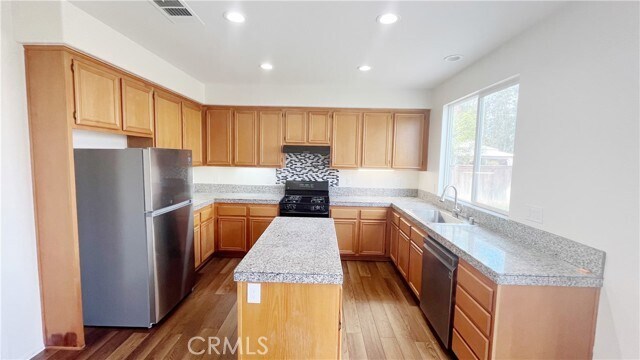 Foto del edificio - 28728 Lantern Park Ln