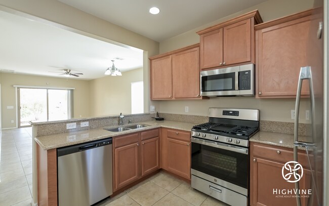 Foto del edificio - 6065 Corbin Ave