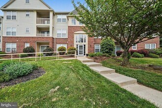 Building Photo - 300G Tall Pines Ct