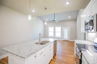 Building Photo - 945 Seaborn Wy