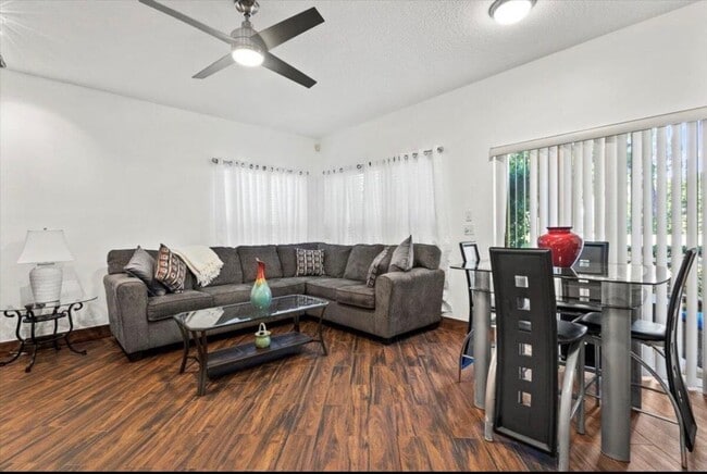 Building Photo - 9862 Perfect Dr