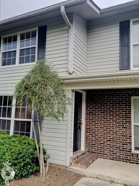 Loft-Style 2-Story Townhouse – Available J... - Loft-Style 2-Story Townhouse – Available J...