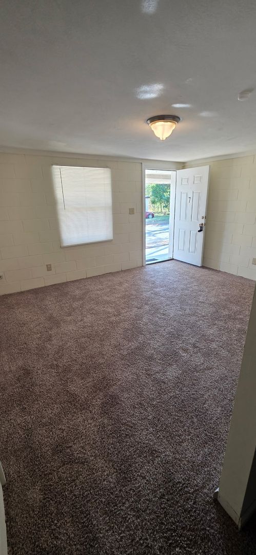 Building Photo - Duplex in Clearwater close to North Augusta!