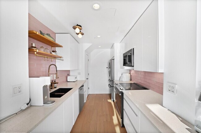 Foto del edificio - 600 Harbor Blvd