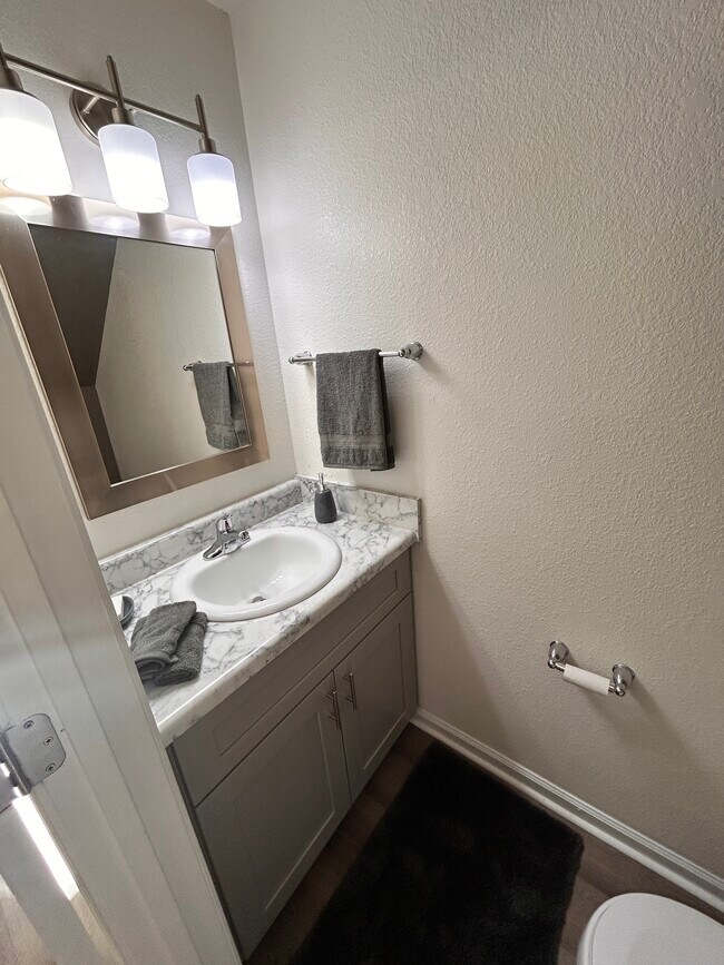 Foto del edificio - 1224 Fords Pointe Cir