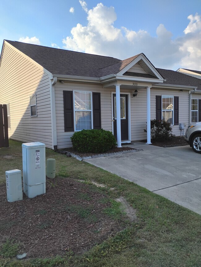 Building Photo - 3030 Combray Cir
