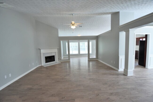 Building Photo - 425 Ballyshannon Dr