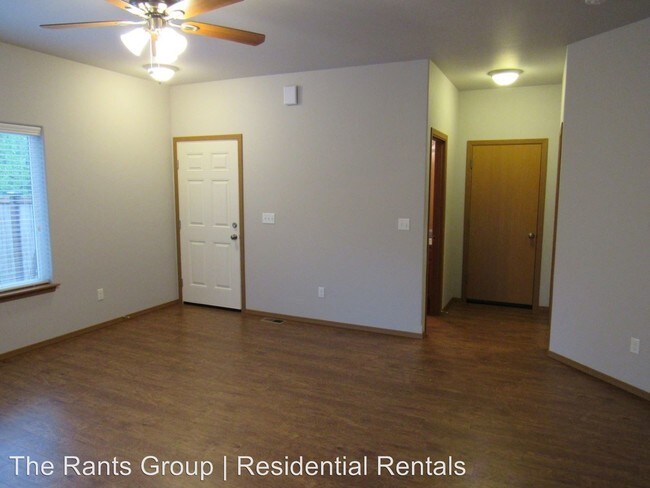 Foto del edificio - 515 Firewillow St NW