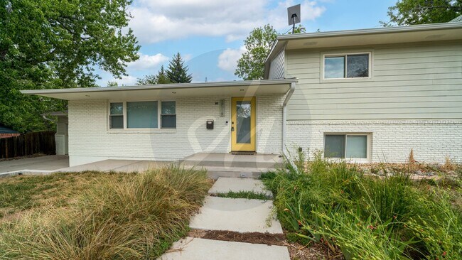 Building Photo - 2518 Fairview Cir