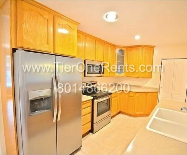 Building Photo - This property offers a NO DEPOSIT option a...
