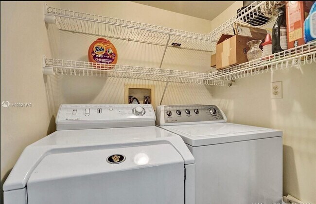 Foto del edificio - 7300 NW 1st St