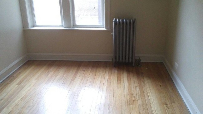 Foto del edificio - 2207 E 70th Pl