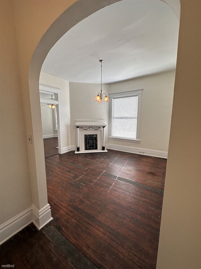 Foto del edificio - 1 br, 1 bath 4plex - 358 Michigan Avenue 3