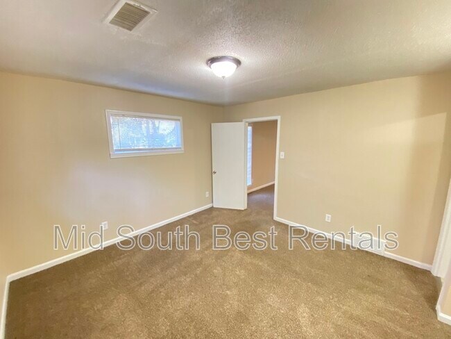 Foto del edificio - 1946 Willow Wood Ave