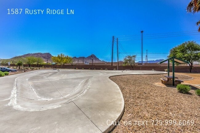 Foto del edificio - 1587 Rusty Ridge Ln